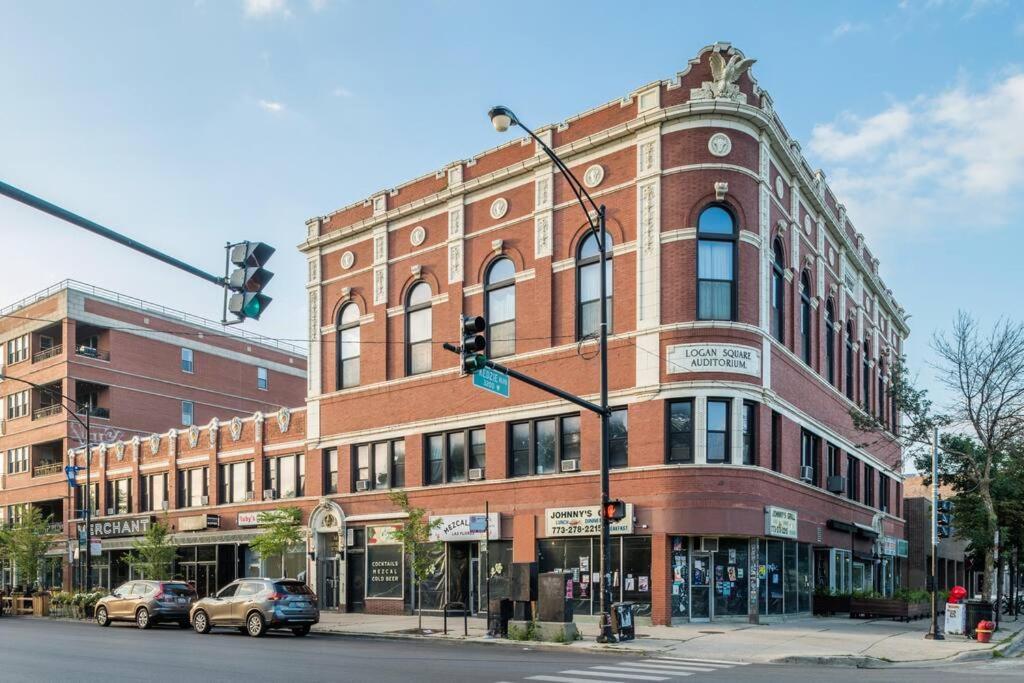 Lovely Logan Square 2-Bedroom In Chicago Exterior photo